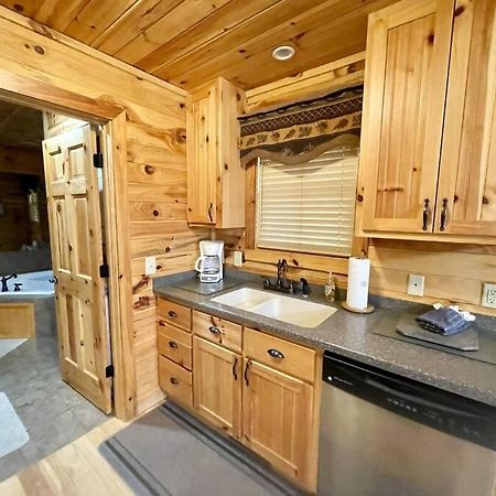 2 Bed Cabin Hot Tub Close To Helen #16 Eksteriør bilde