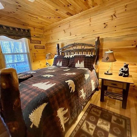 2 Bed Cabin Hot Tub Close To Helen #16 Eksteriør bilde