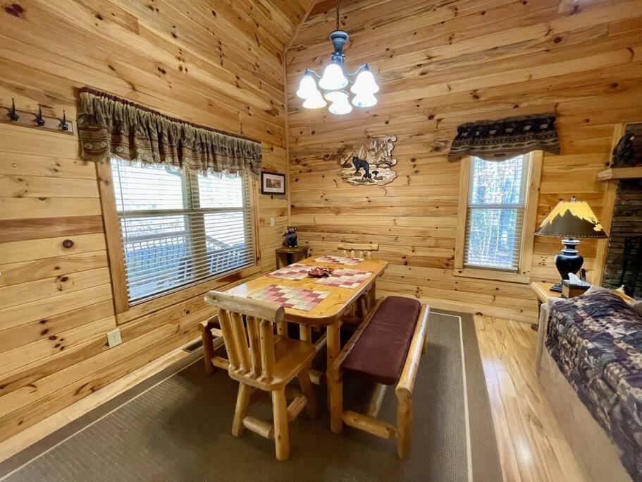 2 Bed Cabin Hot Tub Close To Helen #16 Eksteriør bilde