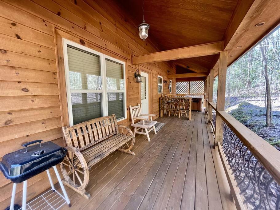 2 Bed Cabin Hot Tub Close To Helen #16 Eksteriør bilde