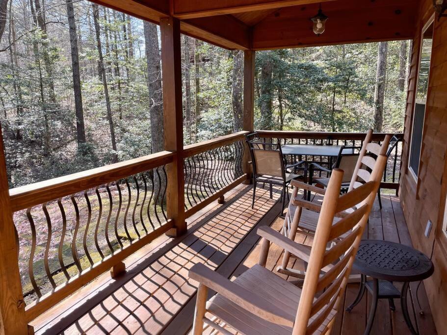 2 Bed Cabin Hot Tub Close To Helen #16 Eksteriør bilde